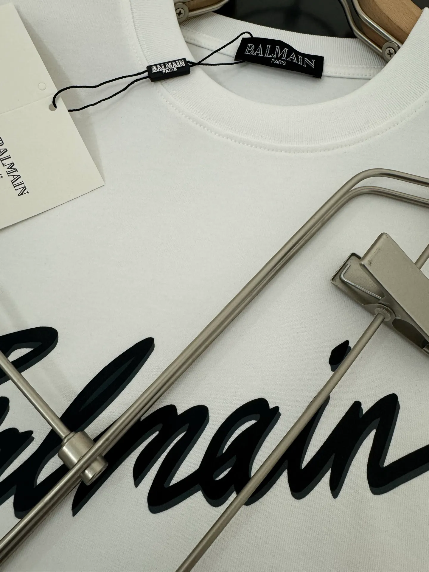 Balmain Balmain g-gram heavy cotton T-shirt, thick Breathable loose fit, printed logo design, spring and summer New Arrival round neck fashionable short-sleeved T-shirt, comfortable against the skin, durable and easy to wear, meticulous original craftsmanship, a must-have for casual Versatile Color: Black White Sizes: S M L XL XXL